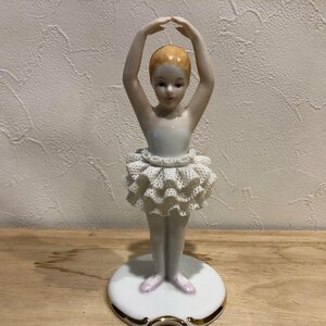 レース人形　バレリーナ　バレエ 女性 人形　フィギュリン　焼物　陶器　磁器　雑貨　インテリア　置物　アンティーク　ビンテージ 管理001