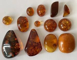 ［天然本琥珀おまとめ125ct］25.1g ルース 裸石 宝石 ジュエリー jewelry アンバー amber こはく コハク 乳白色・虫入り有り　①