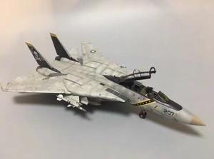 1/72 アメリカ海軍 F-14A トムキャット 組立塗装済完成品