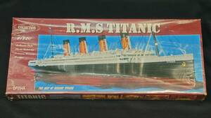 プラモデル　未組立　タイタニック　ZHENGDEFU　1/720 全長約38㎝ R.M.S TITANIC