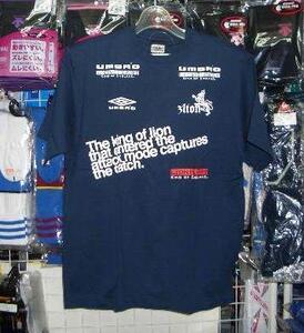 UCS5747かっこいい アンブロ デザインTシャツNVY 紺 ネイビー Mサイズ umbro 新品 レトロ 即決/