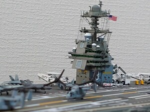 1/700 CVN-78 USS ジェラルド・Ｒ・フォード 最新空母 フルディテールアップ 完成品 