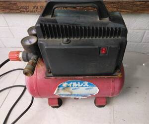 M523 棚32 現状品　mini oilless air compressaor　KML-60　ミニオイルレスエアーコンプレッサー　8/29