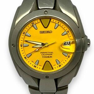 ■稼働品・良品　SEIKO セイコー　パーペチュアルカレンダー　8F32-0040　黄文字盤　イエロー　デイト　純正ブレス　新品電池交換済