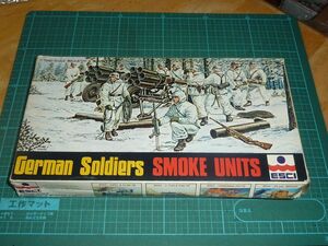 1/72　ドイツ兵＋スモークユニット　ネーベルヴェルファー41 2台　ドイツ兵12体　エッシー ESCI　SMOKE UNITS