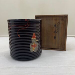 I ☆美品☆ 霞城造 漆塗 御所人 人形画 丸段重 共箱 重箱 三段 木製 漆器 漆工芸 金彩 銀彩 縁起物 小槌 鯛 童子 簡易清掃済み