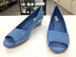 コールハーン Cole Haan レディースシューズ パンプス キンズリーオープントゥ スカイブルー