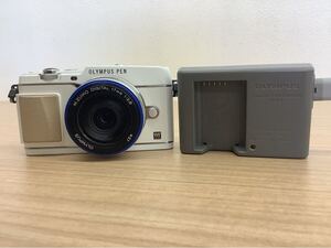 ◯営HM044-A3T60【埼玉発】OLYMPUS オリンパス OLYMPUS E-P5 ホワイト デジタルミラーレス 通電動作確認済み 充電器有 現状品 