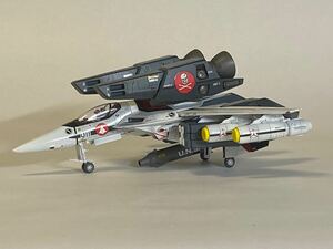 完成品 ハセガワ製 1/72 VF-1A/S スーパー／ストライクバルキリー スカル小隊 一条輝機 「超時空要塞マクロス 愛・おぼえていますか」