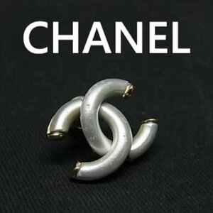 CHANEL シャネル ココマーク A17P 片耳のみ ピアス シルバー系×ゴールド系 3303