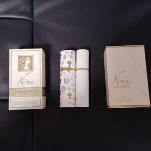 未使用　ニナリッチ NINA RICCI 香水 7.5ｍｌ 2個で　レトロ