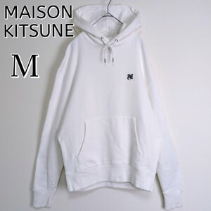 【希少デザイン】MAISON KITSUNE メゾンキツネ☆フォックスパッチ付パーカー　M　スノーホワイト　純白　人気　刺繍ロゴ　ワッペンロゴ