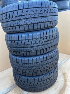 中古タイヤ　215/45/17 BRIDGESTONE BLIZZAK 　スタッドレス　　4本セット 非常に良い状態のタイヤ 2020年製