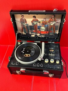 THE BEATLES／ビートルズ　ピックアップCDプレーヤー/ラジオ　オーディオ機器　　コンパクトディスクプレーヤー　動作確認済み　