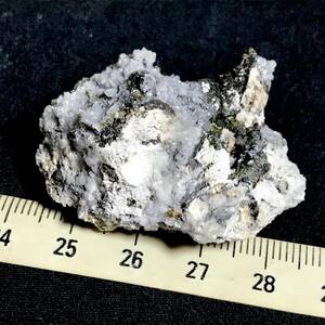 灰色の重晶石・25g（中国産鉱物標本）