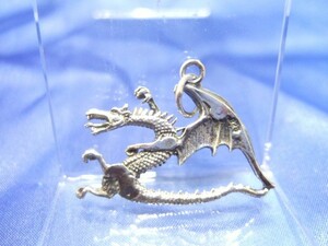 横浜最新 シルバーSILVER925銀ペンダント龍♪魅惑のドラゴン 4ｇメンズレディース 送料220円ネックレス9a