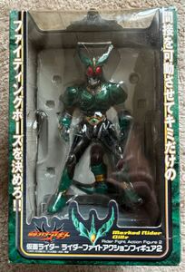 送料無料 非売品 2003 仮面ライダー ライダーファイトアクションフィギュア2 仮面ライダーアギトより 仮面ライダーギルス 台座付 東映特撮