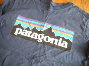 i302 patagonia パタゴニア ロンT　ロングＴシャツ 長袖Ｔ 長袖 長袖カットソー キッズ KIDS S7-8 身長120cm-130cm ネイビー 紺色