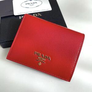 【レア★新品】PRADA プラダ 二つ折り財布 ミニ財布 コンパクトウォレット サフィアーノレザー エナメル パテントレザー VERNIC 赤 1MV204