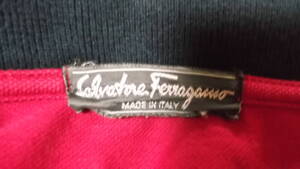 ★送料無料★超古着 Salvatore Ferragamo フェラガモ 肩幅約55cm 身幅約53cm 着丈約70cm 袖丈約53cm 胸ポケ刺繍 小さな穴有 超レトロ