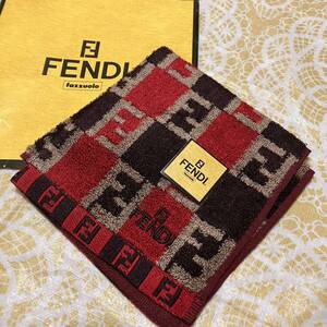 新品/FENDI/タオルハンカチ/正規品/フェンディ/未使用/即決あり/ズッカ柄/匿名発送/58/タグ付き/綿100％/シルク100％/ハンドタオル/赤