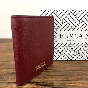 送料込み！ 未使用品 FURLA 二つ折り財布 ワインレッド レザー ロゴ 箱付き 253