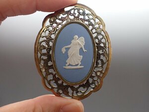 英国WEDGWOOD社　女神のシルバー金工彫金ブローチ　ヴィンテージ