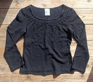 送料無料♪Sybilla シビラ ウールニットセーター size M ブレード飾り ブラック 黒 100% WOOL ハイゲージ 日本製 美品 冠婚葬祭 フォーマル