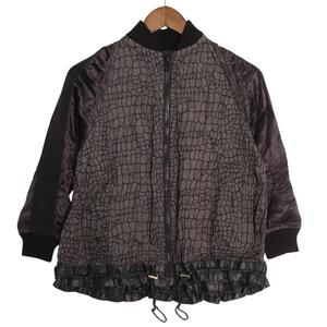 サカイ sacai 11-01415 エンブロイダリー パターン ショート ジャケット ブルゾン 刺繍 ロゴ 総柄 ジップアップ 2 M グレー レディース