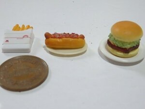 ☆0426☆リカちゃん　小物　食べ物　バーガー　ポテト　チリドック☆モスバーガー付属品　ドール