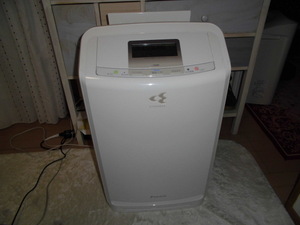 DAIKIN ダイキン ストリーマ 除加湿空気清浄機 クリアフォースZ ～31畳 MCZ70U-W 衣類乾燥 PM2.5対応 MCZ70U-W 201８年製