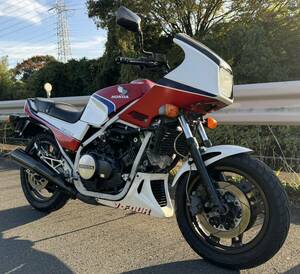 ☆低走行☆VF750F☆車検(R7年9月迄)☆社外マフラー、バックステップ、Sマニュアル、Pリスト付属☆