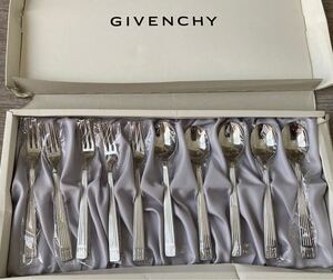 GIVENCHY スプーン フォークのセットです