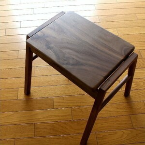 スツール 木製 椅子 いす イス スタッキング 無垢材 ナチュラルウッドのスクエアスツール ウォールナット
