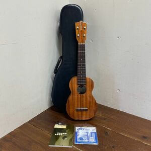 L3026【美品】 KAMAKA UKLELE／ウクレレ 2000年製 ハワイ ハードケース付 コードブック 替玄