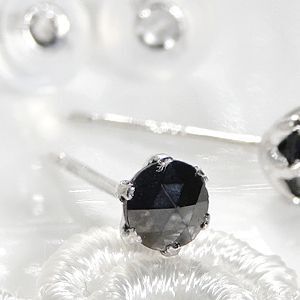 新品k18WG ホワイトゴールド ブラックダイヤモンド ピアス AAAクラス 人気 シンプル 0.30ct pia03k18