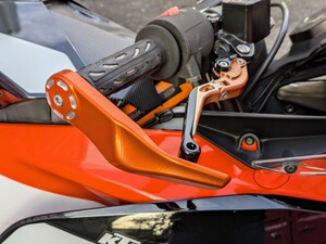 KTM RC DUKE 125 200 250 390純正ハンドル レバーガード オレンジ