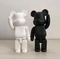 最安値 ベアブリック BE@RBRICK　400%　黒　白　ブラック　ホワイト