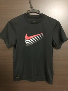 NIKE ナイキ DRI-FIT　Tシャツ　黒　ジュニア　Ｓサイズ（USED）～サッカー、フットサル、スポーツ、アウトドア、タウンユース～