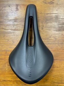 FIZIK フィジーク ALIANTE TEMPO R1 カーボンレール ブラック 155mm サドル　 ロードバイク　軽量　美品　186g