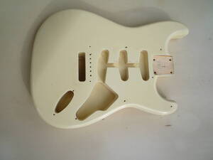 　Fender JAPAN ST57US　VWH　　BODY　