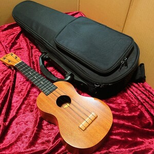 Q30【美品/弦調整OK】フェイマス ウクレレ Famous UKULELE FS-1 ソフトケース付き 日本製 弦楽器