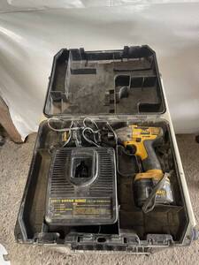 DEWALT デウォルト コードレスインパクトドライバー DW052-JP DC12V 充電インパクト 中古 通電確認済み