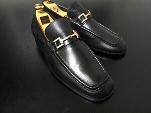 美品 使用回数少 グッチ 42 GUCCI Vチップスクエアトゥ ホースビット ソフトドレスローファー 黒 8716