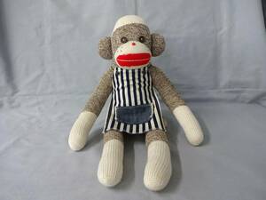 ソックモンキー　ぬいぐるみ　人形　座高：約25cm　レッドヒールソックス　猿　エプロン　手作り　ハンドメイド　Sock Monkey　アメリカ