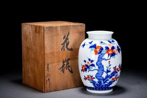 【善古堂】某有名オークション買入 時代物 古伊万里 鍋島焼 青山造 染付色絵花瓶 共箱 骨董品 古美術0724-251S01