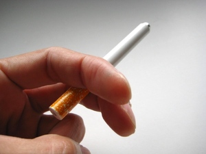 ◆420激SALE◆たばこ型ワンヒッター/ワンショットパイプ【10mmスクリーン付】便利でライトなバッズパイプ♪ボングBONG喫煙具THC420CBD&CBN/