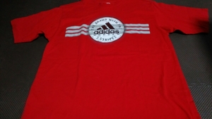 adidas赤Tシャツ　サイズS