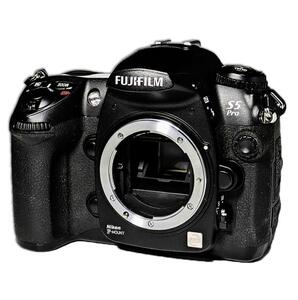 フジ　Ｓ5ｐｒｏ　一眼レフ　　nikonＦマウントレンズが使用可能