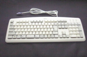 中古品 PS/2富士通純正キーボード KB-0325 /CP484940-01